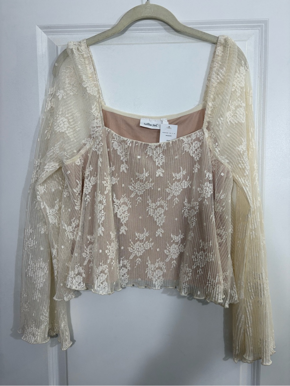 Buckle Women's Cream Lace Square-Neck Bell Sleeve Top - Picture 3 of 8